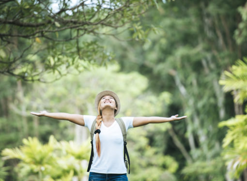 El yoga ayuda a cambiar los comportamientos que destruyen el planeta.