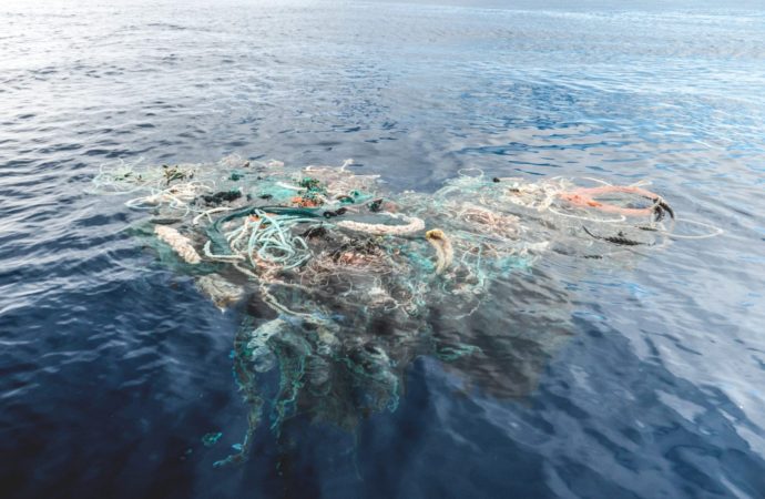 Tu lavadora descarga plásticos de tamaño microscópico al Mar