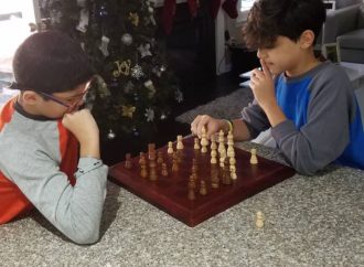 Los adolescentes en los conceptos que van adquiriendo con el ajedrez, es fundamental para aprender habilidades en su aprendizaje