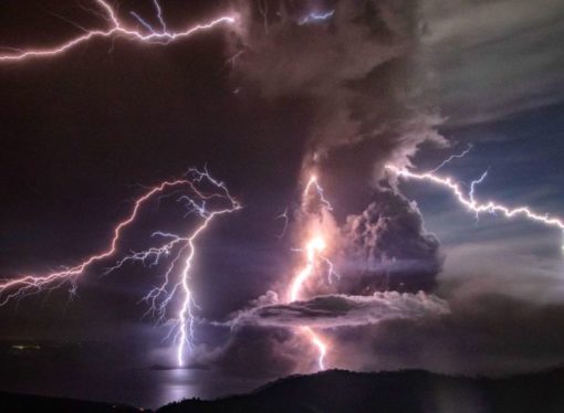 Porque hay tantas erupciones volcánicas