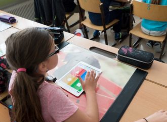 Rusia prohíbe el uso del wifi y el celular en escuelas de primaria y jardines de infancia